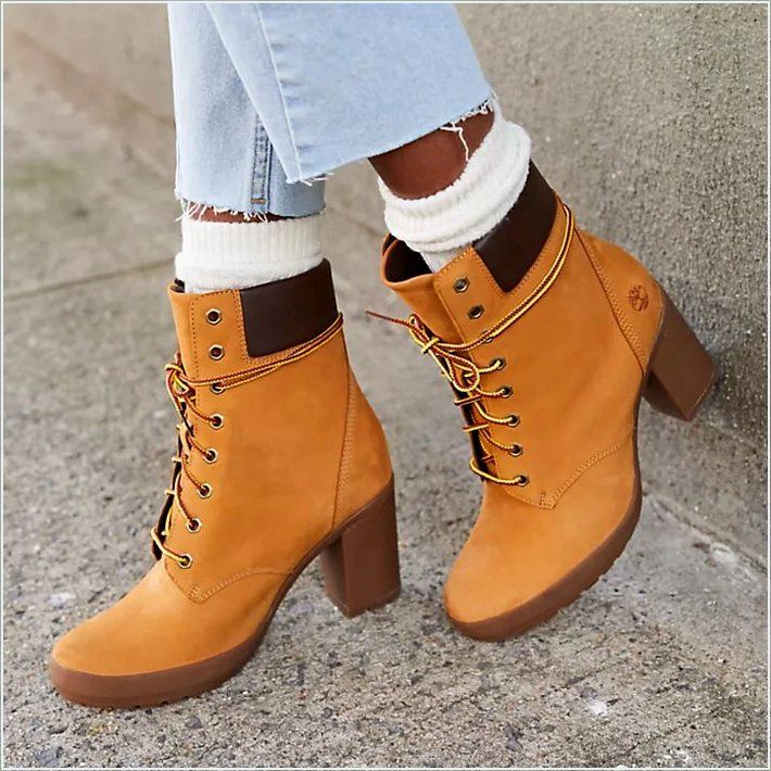  TIMBER Women’s Camdale Chunky Heel Boots